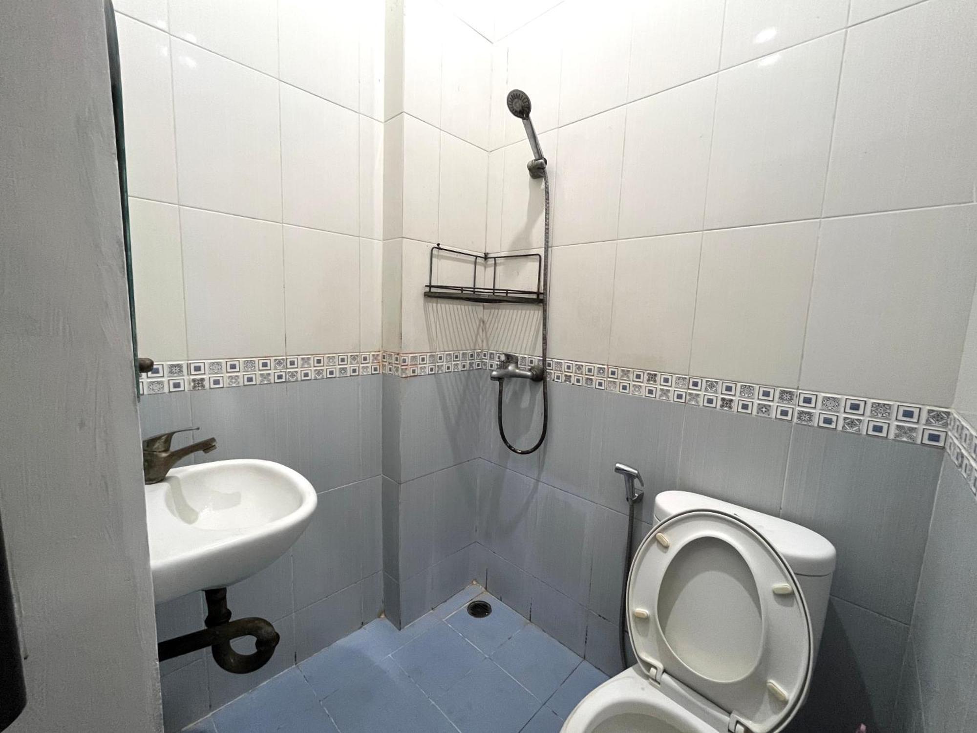 Sejahtra Rawamangun Hostel *